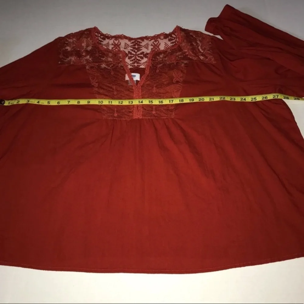 Old Navy Long Sleeve‎ V Neck Crochet Bib Lace Top